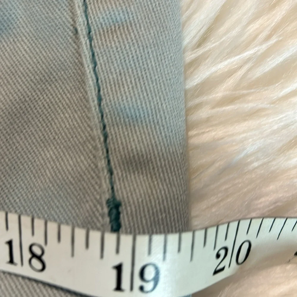 🌸Cute GUC DKNY Light Blue Bermuda Jean Shorts 10.5 inseam Size 6 Style Ludlow - Picture 11 of 11